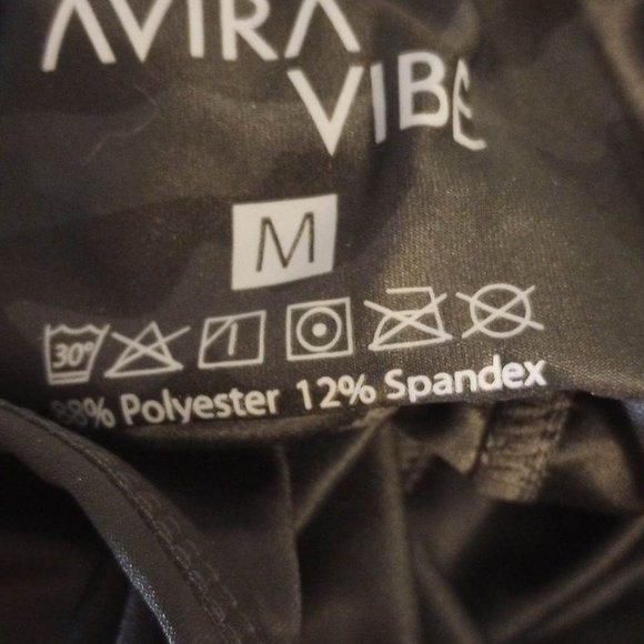 Avira Vibe Leggings - Black Camo - Size M - Picture 2 of 4